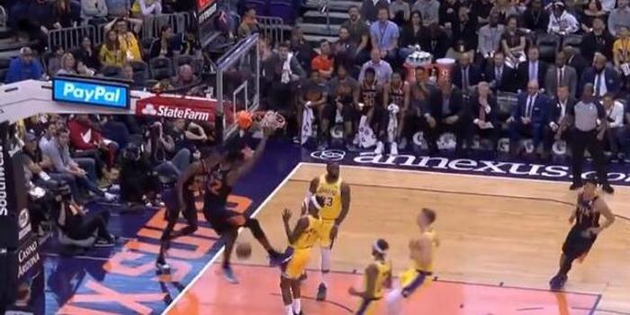  艾顿空接暴扣点燃全场，开拓者主场击退马刺