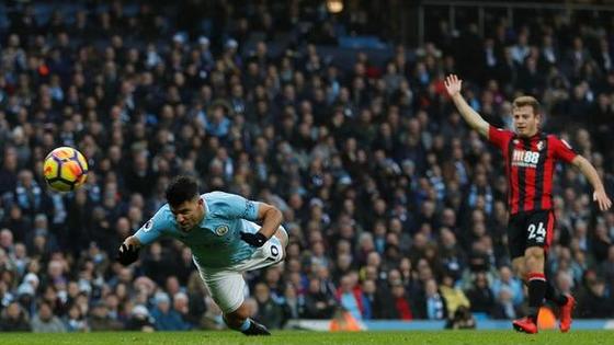  曼城三球大胜伯恩茅斯稳居积分榜首